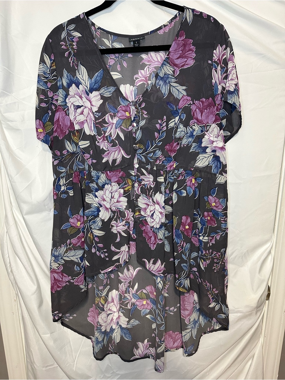 Torrid Sheer High Low Floral ButtonTunic Top - size 1 (14/16)